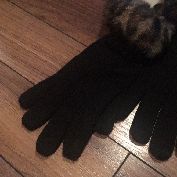 Women’s Faux fur Trim Gloves Size Small - Picture 3 of 6